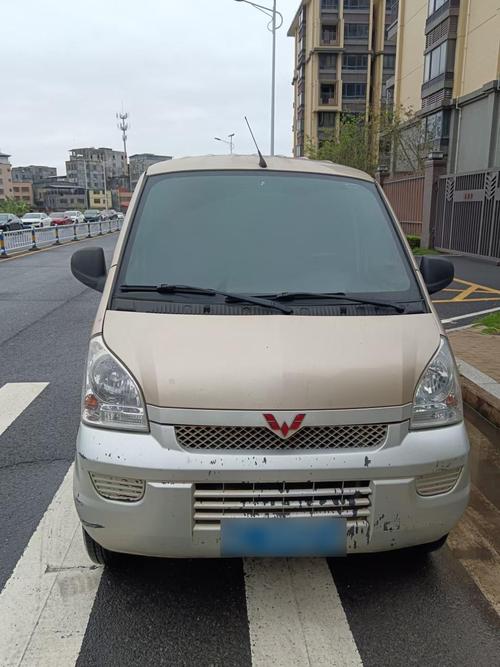 货运面包车允许乘坐几人货运面包车允许乘坐几人的车